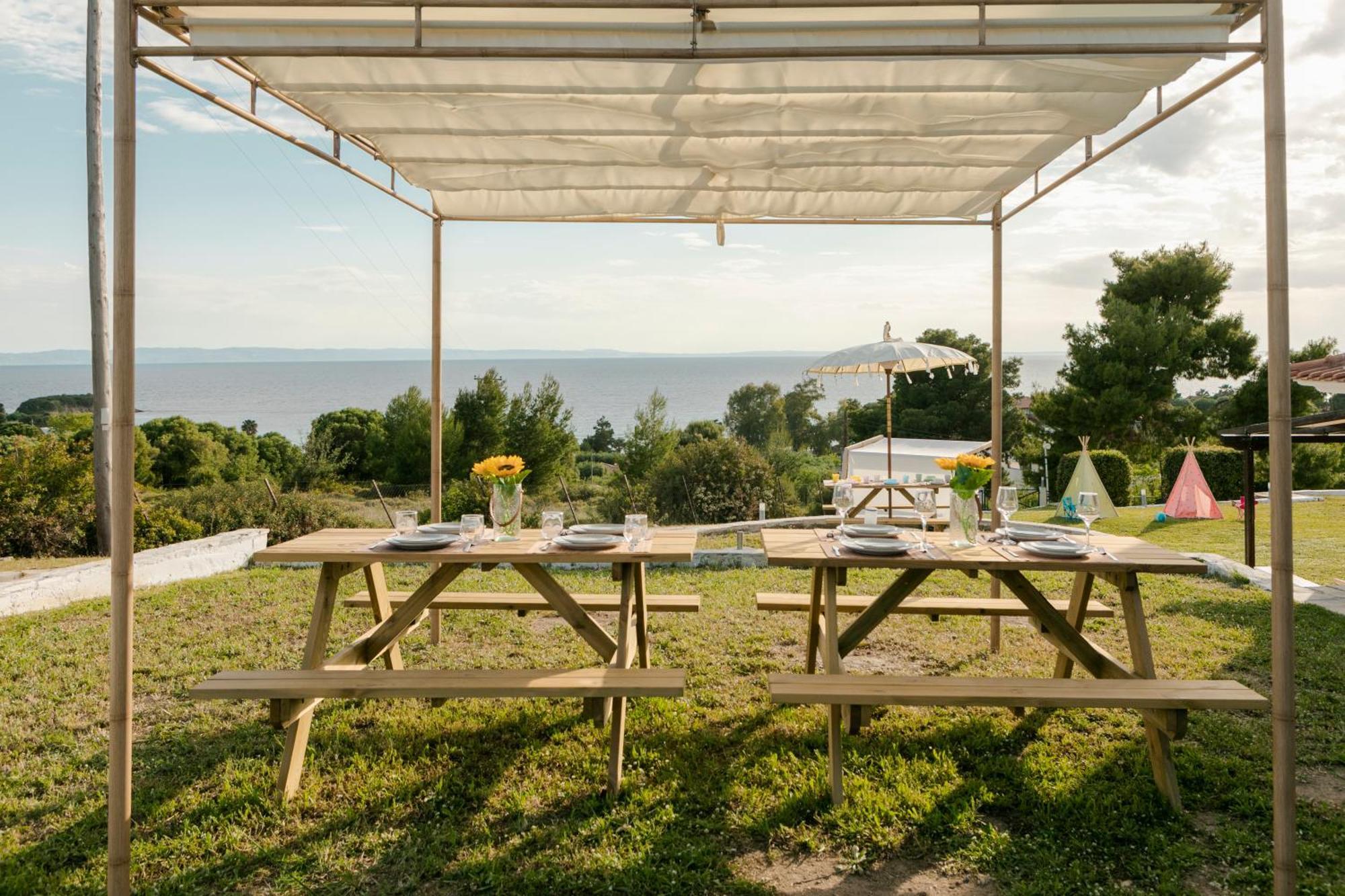 Pine In The Sea Nikiti-Sithonia Apartment Exterior photo
