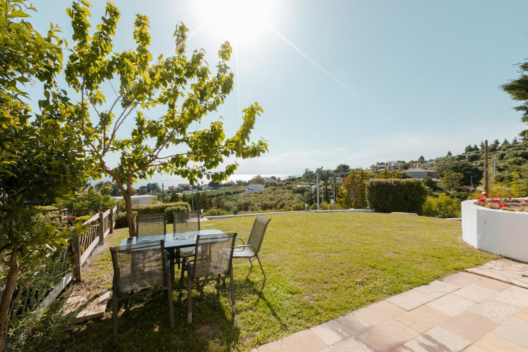 Pine In The Sea Nikiti-Sithonia Apartment Exterior photo