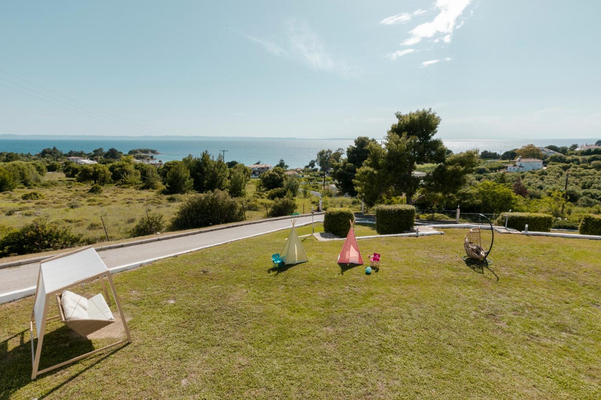 Pine In The Sea Nikiti-Sithonia Apartment Exterior photo