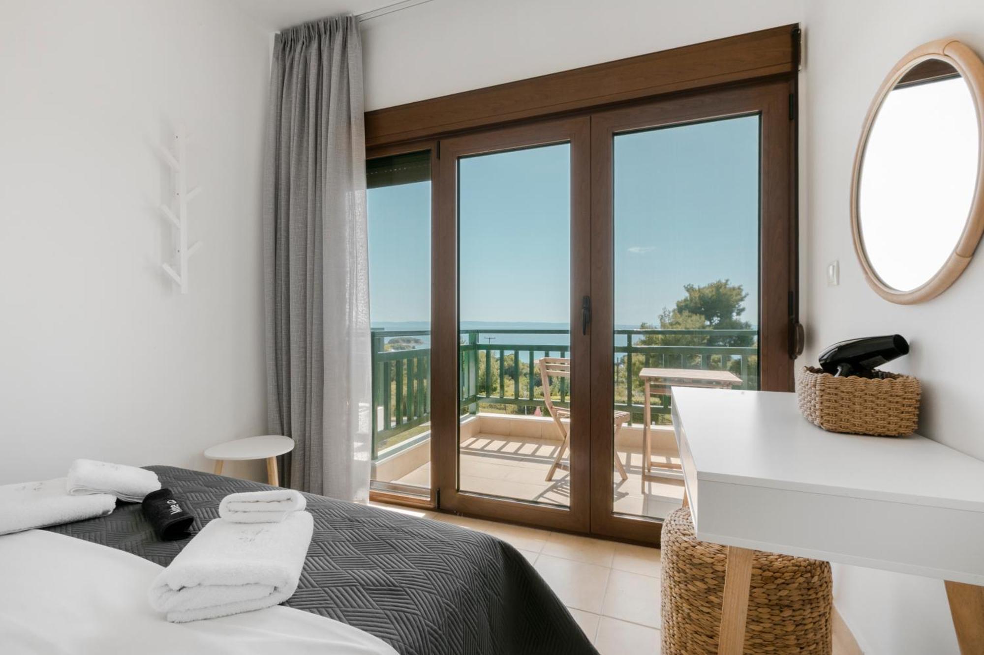 Pine In The Sea Nikiti-Sithonia Apartment Exterior photo