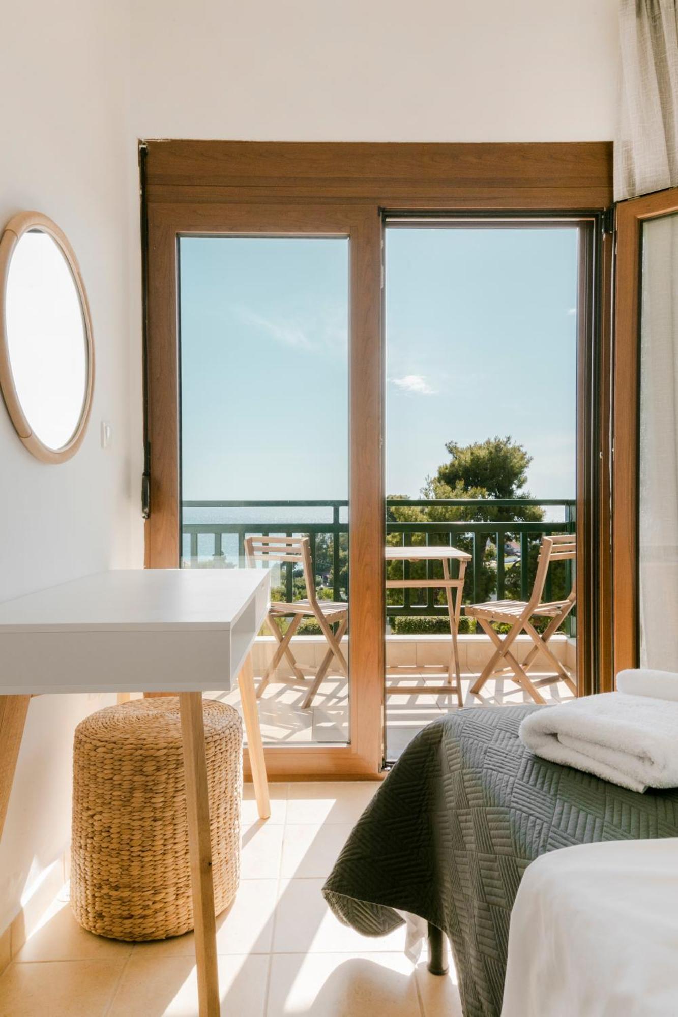 Pine In The Sea Nikiti-Sithonia Apartment Exterior photo